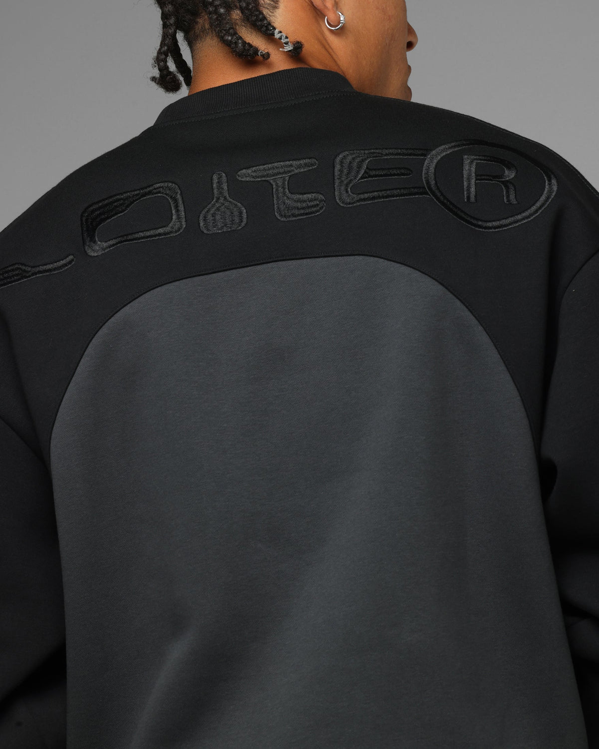 Loiter 4K Panel Crewneck Black