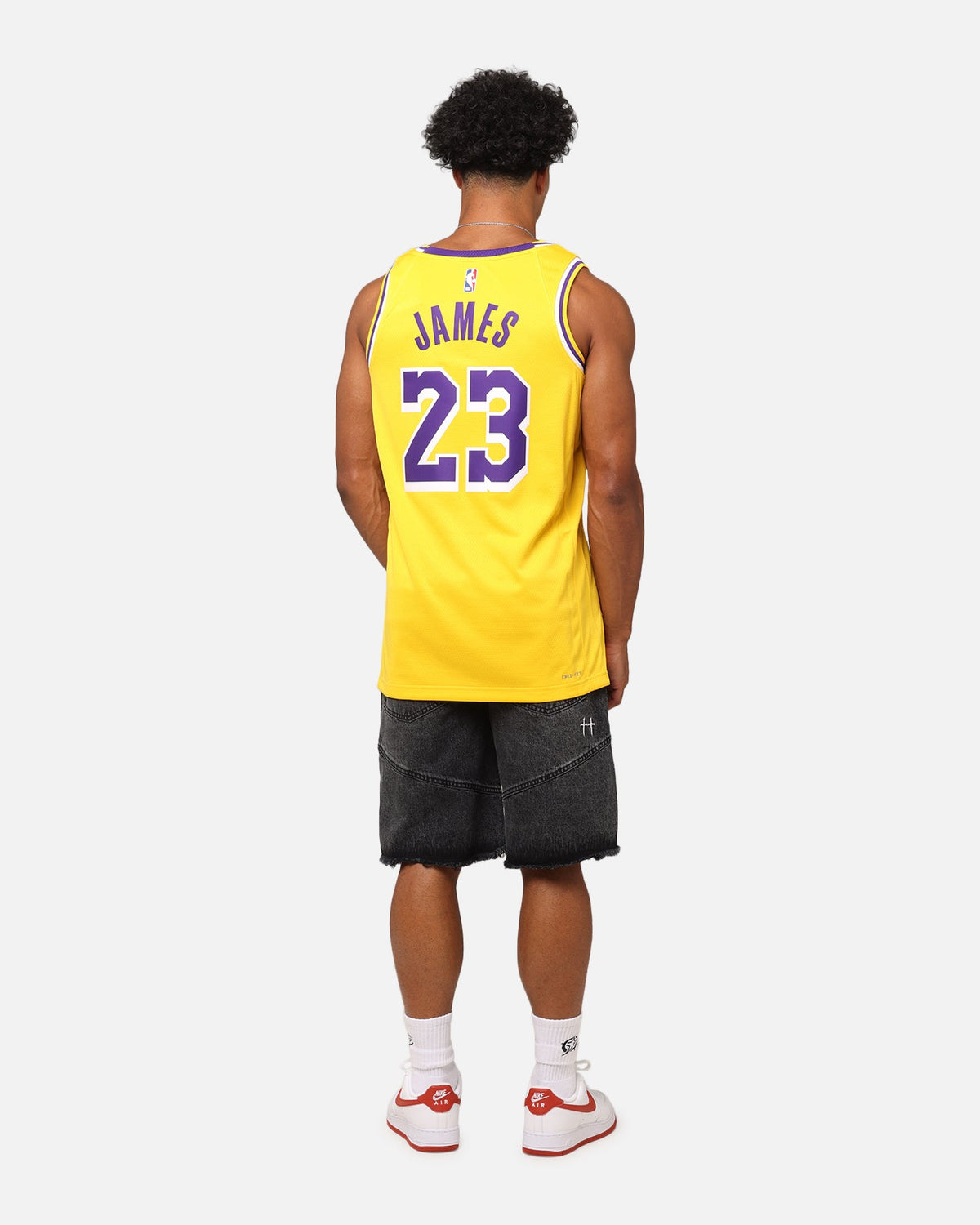 Nike Los Angeles Lakers Lebron James Dri-FIT Swingman Jersey Amarillo
