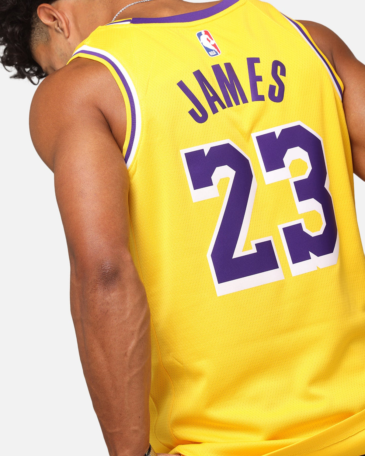 Nike Los Angeles Lakers Lebron James Dri-FIT Swingman Jersey Amarillo