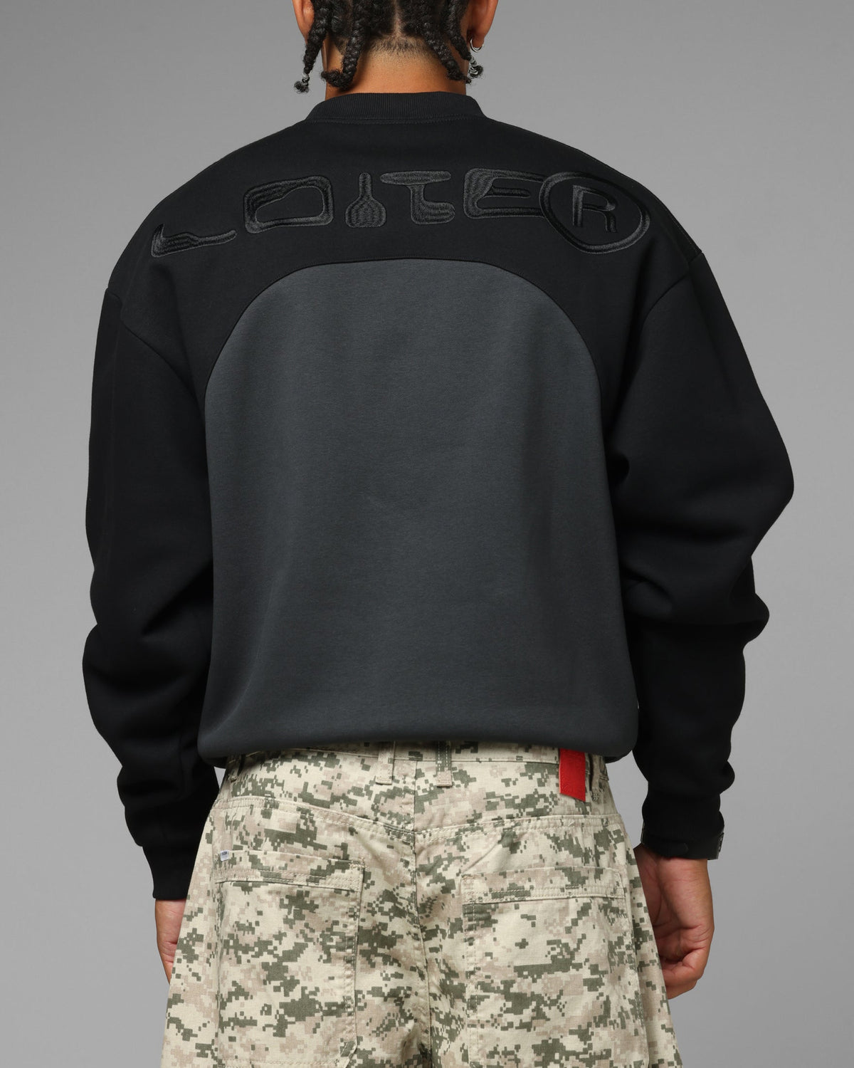 Loiter 4K Panel Crewneck Black