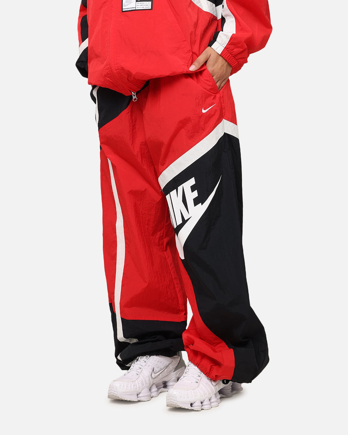 Nike Women's Sportswear Mid-Rise Street Woven Open-Hem Pants University Red/Black/Sail