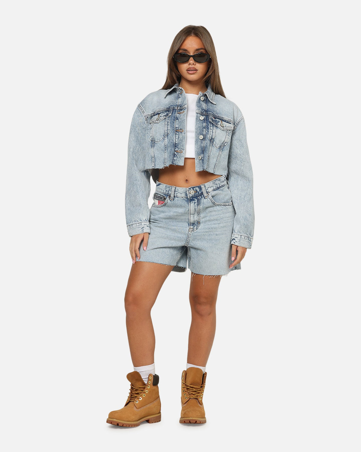 Tommy Jeans Women's Mom Fit Denim Shorts Mid Denim