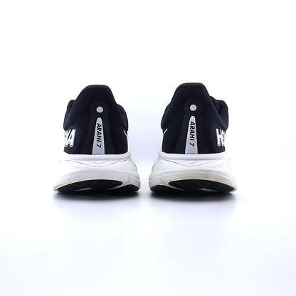 HOKA ONE ONE ARAHI 7